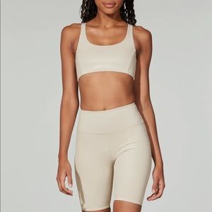 Barrys sand glossy sports bra and bike shorts workout set small